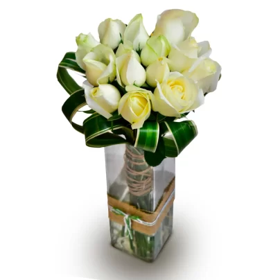 white_rose_with_glass_vase_